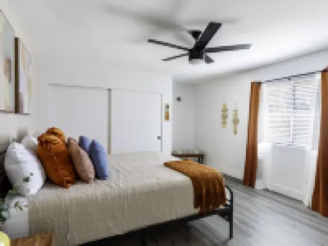 Sky Harbor House - Centrally Located W/Hot Tub 3 Bedroom Home by RedAwning Hotels in Yucca Valley