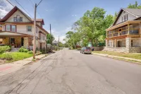 Modern 2BR Kansas City Condo Near Downtown