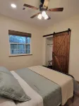 Riverside Retreat- Cozy Secluded 2 Bedroom Cabin on the Caddo River