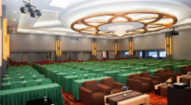 New Hollywood Hotel