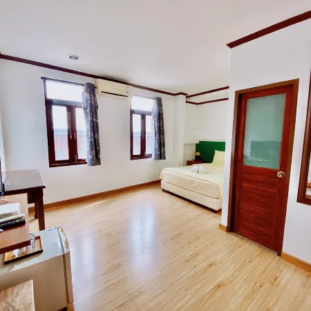 Sri Chiangkhan Hotel