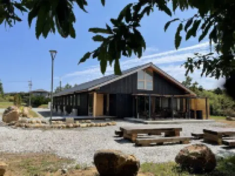 ホテルＢ－Ｓｔｏｎｅ　Ｇａｒｄｅｎ 隠岐の島町のホテル