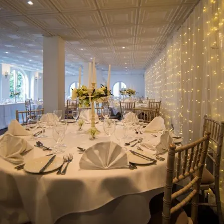Gray Manor Hotel