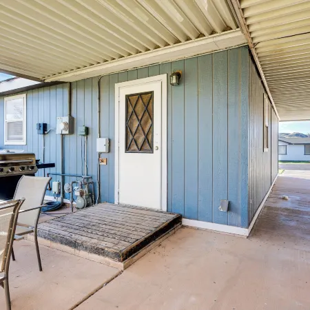 La Verkin Home w/ Yard, Covered Patio & Grill