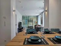 Emerald - Right next to the castle, terrace, BBQ, switch & stream