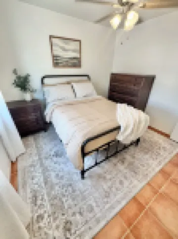 Family-Friendly 3BR house in Prime Location-near hospital – PETS STAY FREE