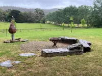 Yarra Fox Farm Farmstay in the heart of the Yarra Valley winery region. Hotel a Dixons Creek