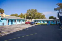 Aladdin Motel by OYO Merritt Island - Motels