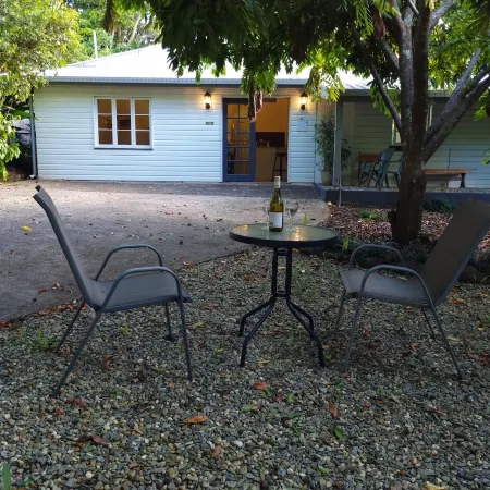 The Possum Pad Yungaburra Village. Walk to Restaurants, Historic Pub Отели в г. Атертон