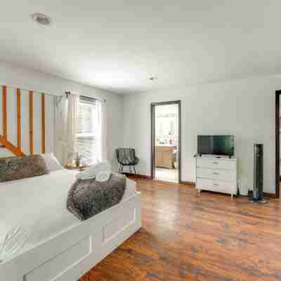 Family Home w/ Deck ~ 2 Mi to Camelback Mountain! Rooms