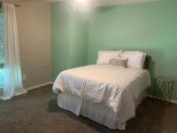 Cozy 2-bedroom condo in peaceful Riverside - Entire Place