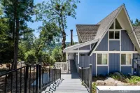Lake View Home, 2 Spacious Decks, Fire Pit, WiFi, on Sight Casita Option Avail.