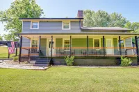 Jefferson City Getaway - 3 Mi to Cherokee Lake! - parking