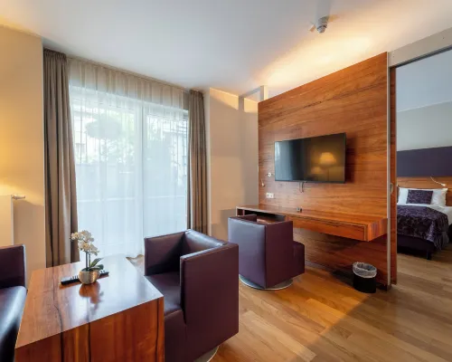 Pakat Suites Hotels near 04. Wieden