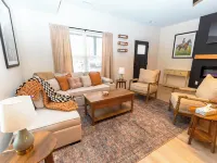 The Aniston; Brand new home in downtown New Albany minutes away from Louisville! Hotels in Floyd County