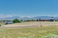 Bright Wyoming Retreat w/ Deck & Mountain Views! - homestay