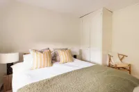 Architect Designed Cosy Cotswold Stone Cottage