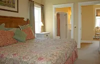 Beautiful Condominium at Castle Hill Resort, 10 Minutes from Okemo Ski Resort