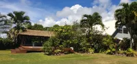 Vaniva's Villa nestled in a tropical garden oasis. - Wifi