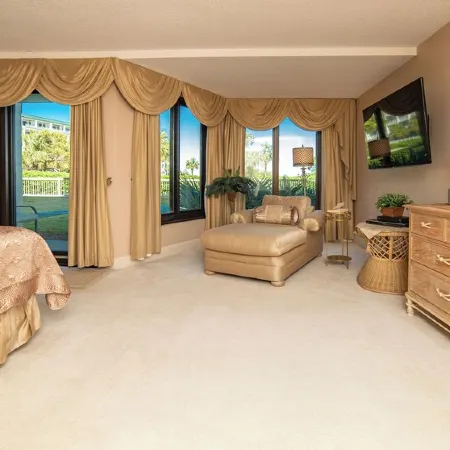 200 Steps Bed to Beach Oceanfront Luxury 6 Guests. Premier Property and Host