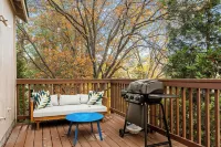 The Fancy Fox Stunning 4 Br Retreat, Min to Lake - 4-Star