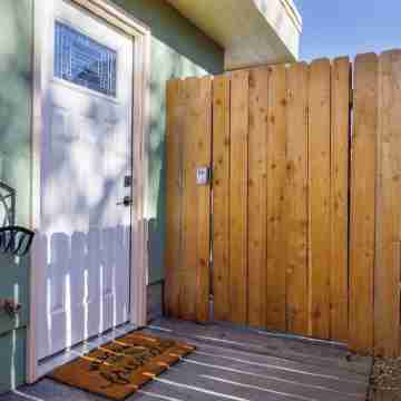 Cozy 1-bedroom MIL - fresh, clean and great location! Others