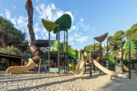 Golden Avenida Family Suites