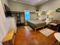 1-bedroom apartment in Mills River, NC-Close to hiking, breweries, dog friendly Hotels in Mills River
