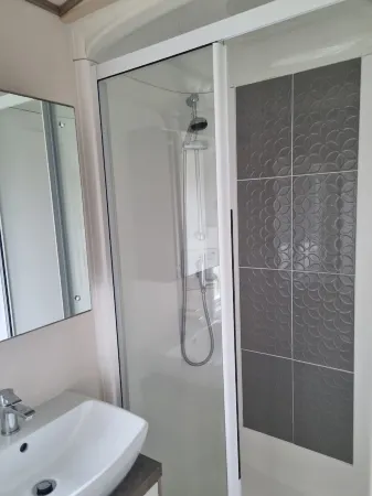 SP75 - 8 Berth Caravan with Veranda - No pets allowed