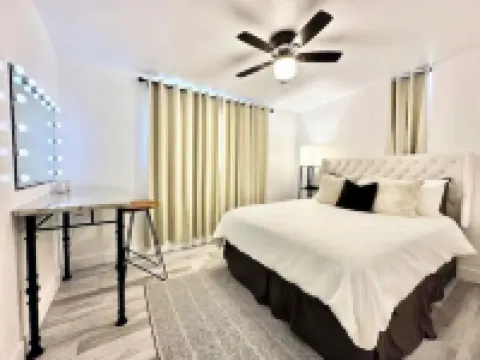 Heated Pool & Hot Tub Open All Year with King Beds, Bar & Much More