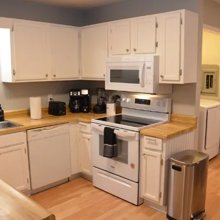 2-bedroom apartment in charming Daleville with WiFi, AC. Enjoy your stay