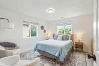 Walk to Downtown Sisters - Dog Friendly - Updated! Hotels in Sisters