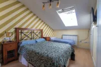 Large duplex with all amenities. Hotels in 