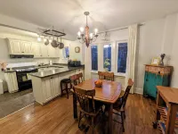 Cozy retreat home in Guelph. Pet-friendly!