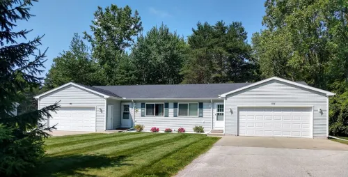 2 Bedroom 2 Bath Condo 15 mins to the hospitals in Saginaw.