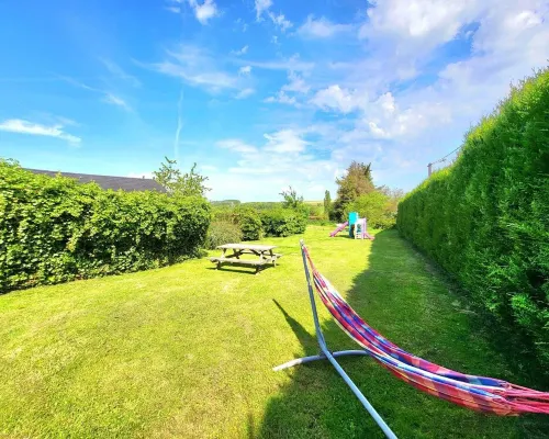 Gîte Unique Dans un Paysage Calme Avec vue Panoramique Hôtels à : Parfondeval