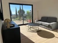 Magnificent T2 Furnished House Hotels in Éguilles