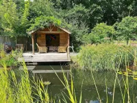 Picturesque 4 Bed Cottage Lingfield, Surrey Hotels in Lingfield