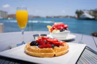 Waterstone Resort & Marina Boca Raton, Curio Collection by Hilton - sarapan