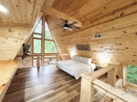 Modern A-Frame-Hot Tub-Gaming Area-EV Charger-10 Minutes to Slade