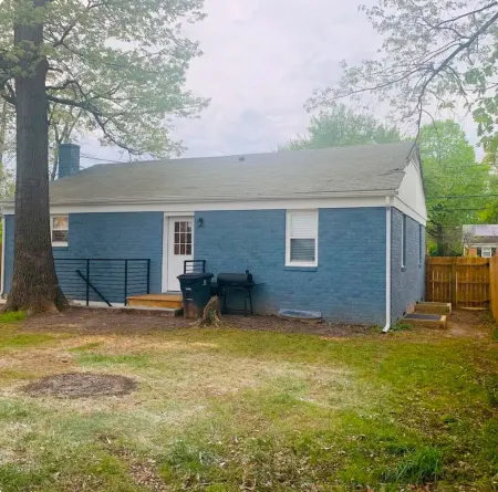 Charming 2-bedroom house with WiFi, AC in fabulous District Heights