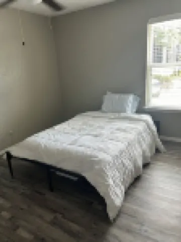 Calm 2 bedroom getaway w serene balcony