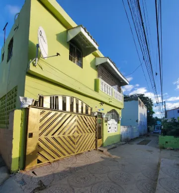 Cozy 2 bedroom apt 5 min to subway | Hot water!