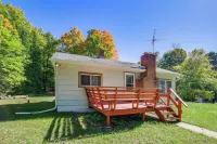 Walk to Water: Lake House in Suring! - WiFi