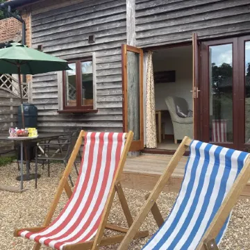 BUTTERCUP COTTAGE  in beautiful Devon countryside.