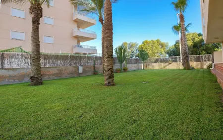 Quiet apartment with wonderful views in Guardamar Del Segura, Alicante Отели в г. Гуардамар-дель-Сегура