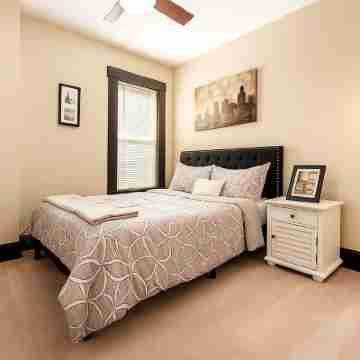 Spacious townhome near German Village 8 Beds Rooms