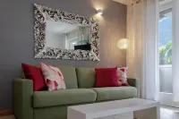 Riva Central Apartment - Free Parking