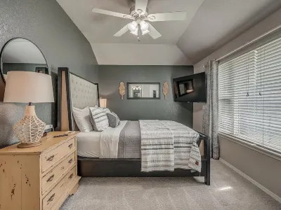 Peppertree Retreat only 3 miles toOU Book your OU event stay now! Hotels in 