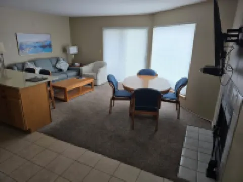 Chelan Shores Timeshare -Unit #16-3 and #16-4, Sleeps 10